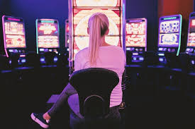 Зеркало Casino Wilder